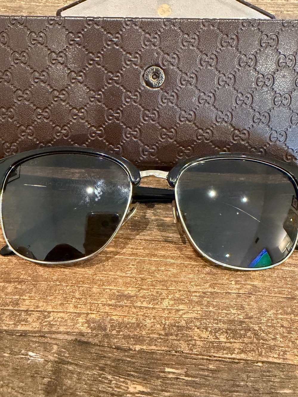 Gucci Black Cat-Eye Sunglasses with Dark Lenses - Picture 3 of 7